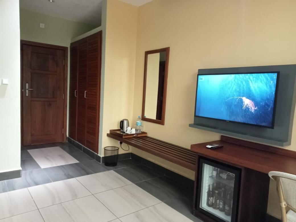 Cate Hotel Morogoro Bagian luar foto